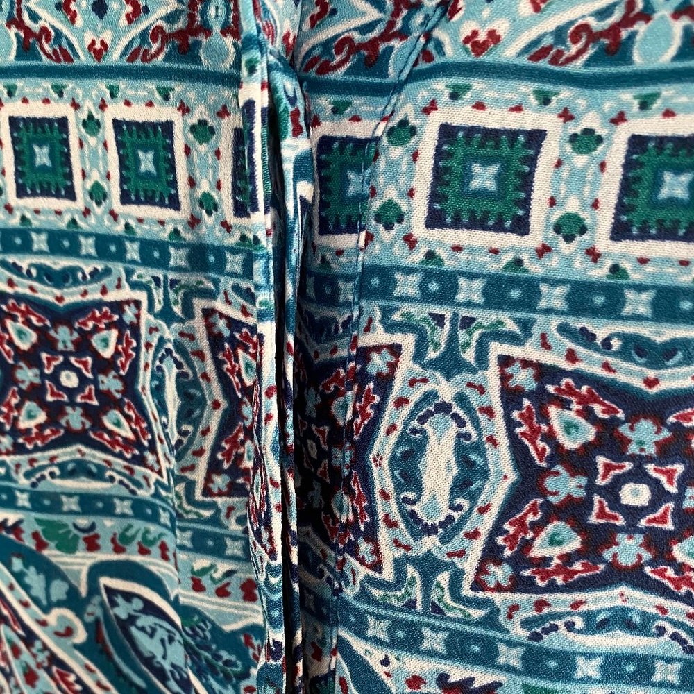 Geometric Pattern Button-Down Tank - Picture 5 of 5